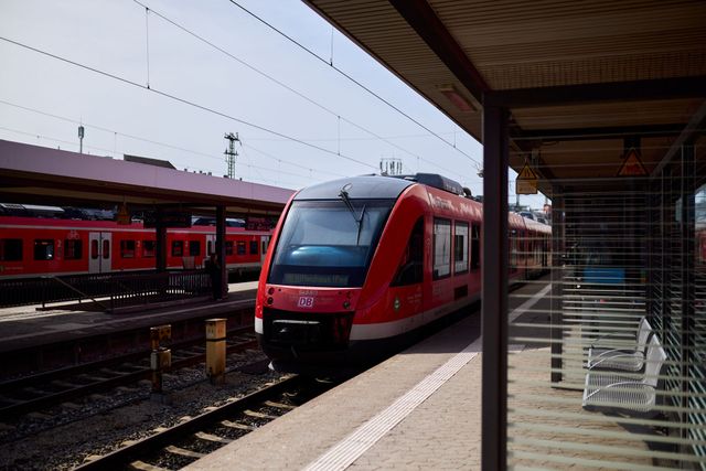 MdB Müller, Badum, Broßart zur Franken-Sachsen-Magistrale: Elektrifizierung über Durchbruch für Verkehrswende und tausende Pendler:innen